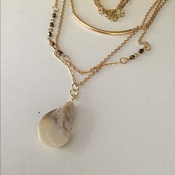 ldmtreasures Jewelry - Sale~Final Three Tier Mother Pearl Necklace